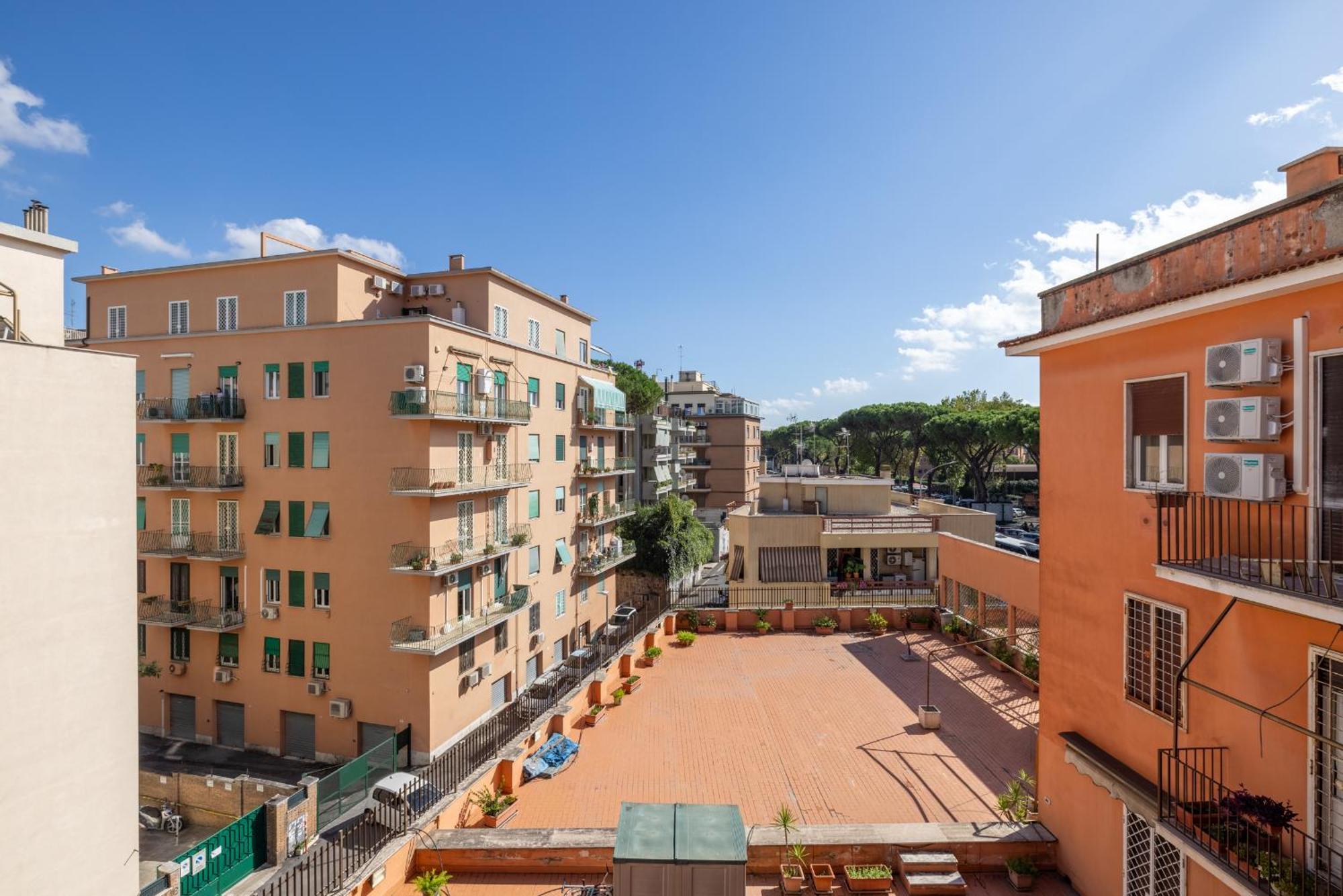Casa Maria, Aurelio *
