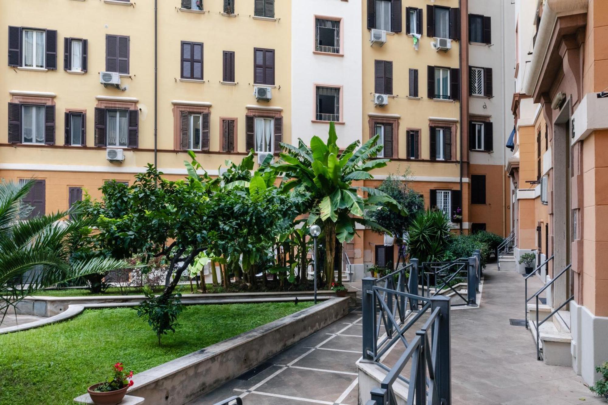 Suitte In San Giovanni Near Basilica - - Roma