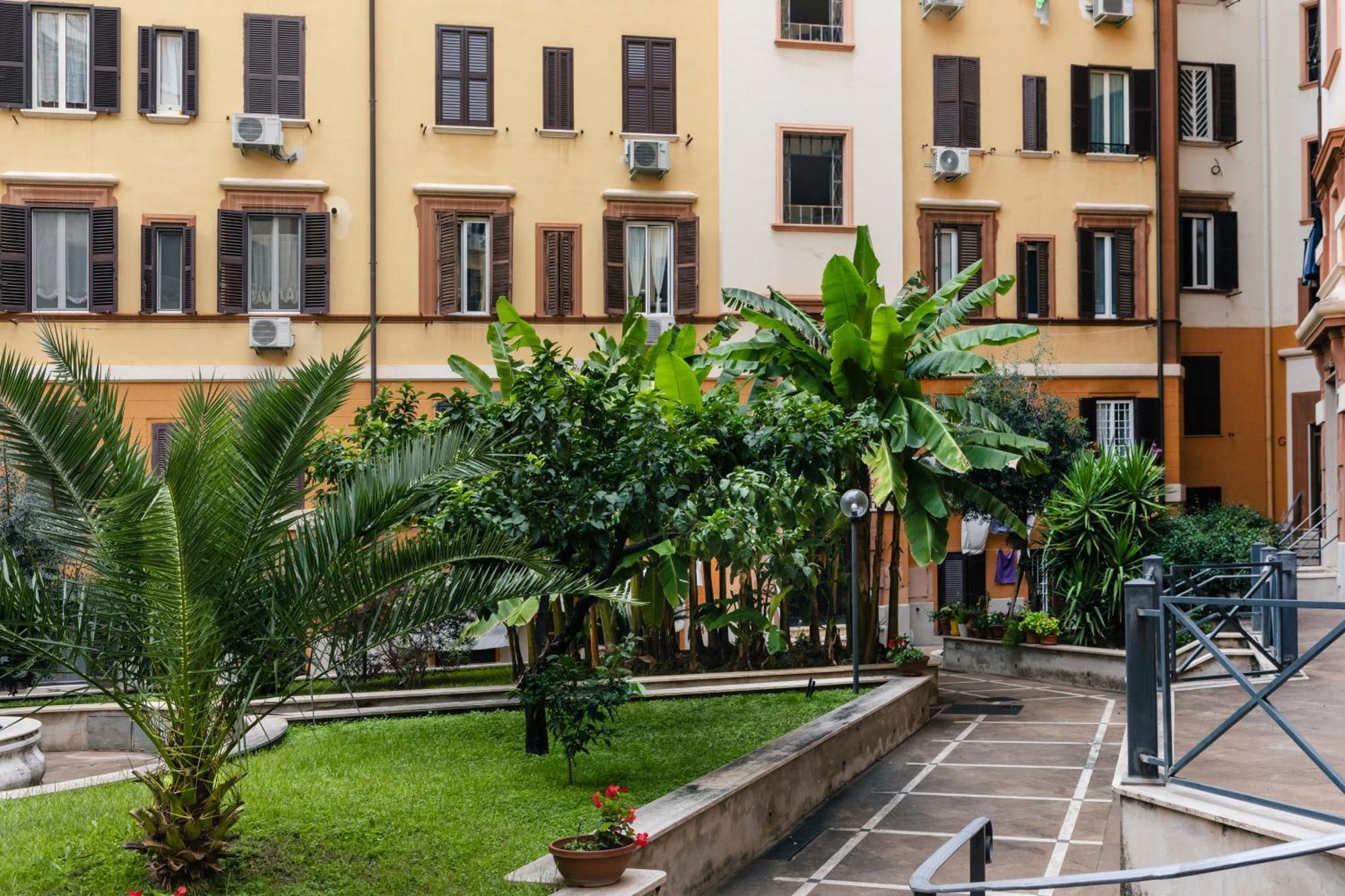Appartamento Suitte In San Giovanni Near Basilica - - *