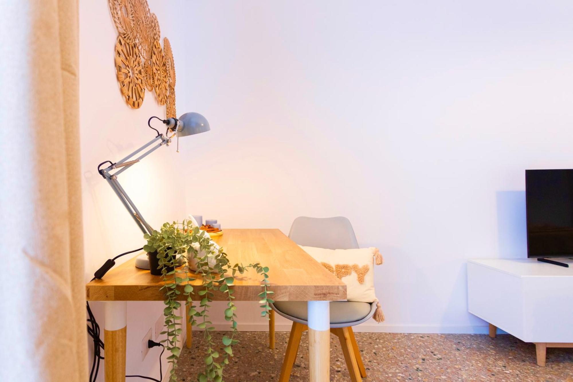Flora Cozy Flat Close To Metro Apartment *