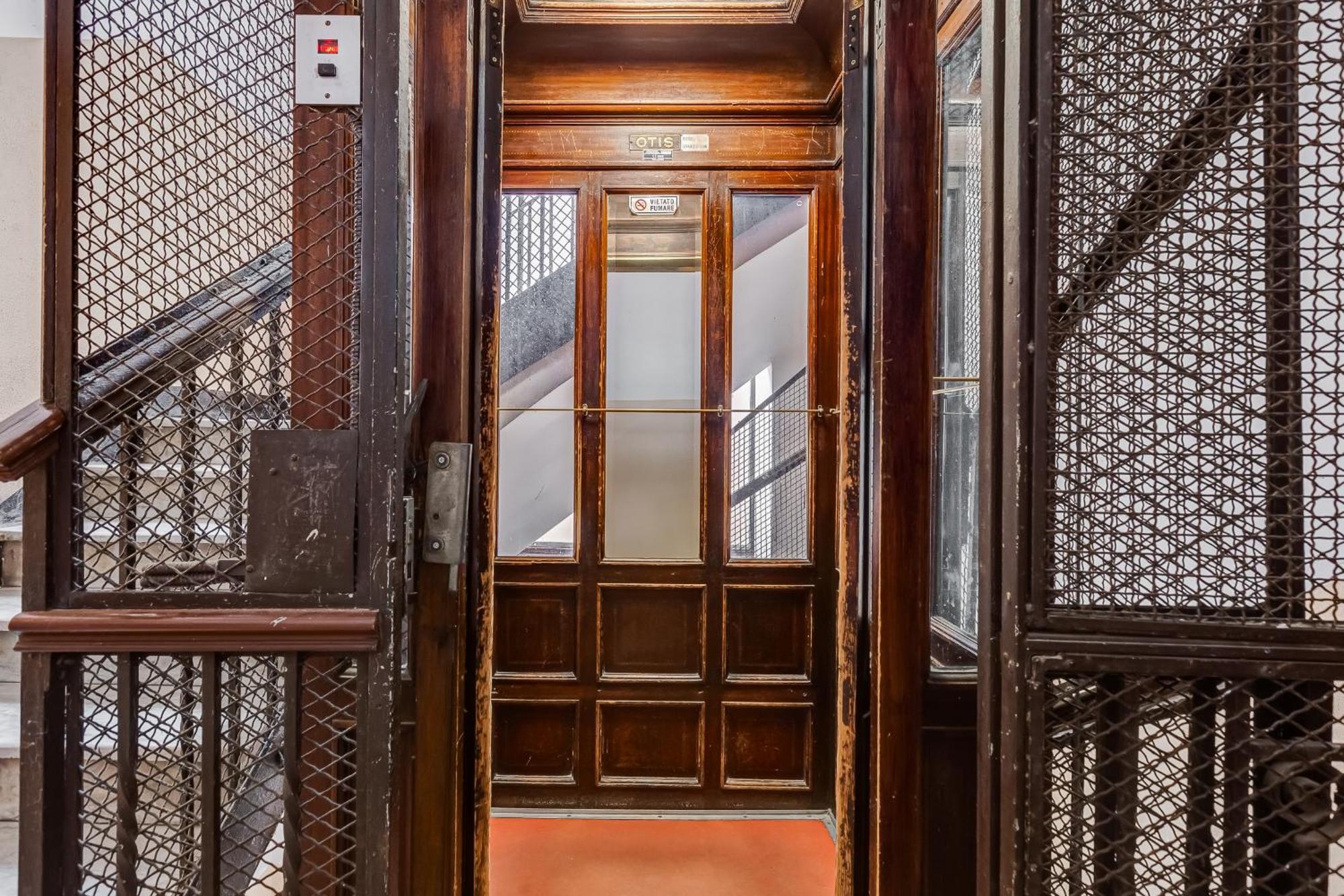 Casa Di Zio Colosseo Apartment *