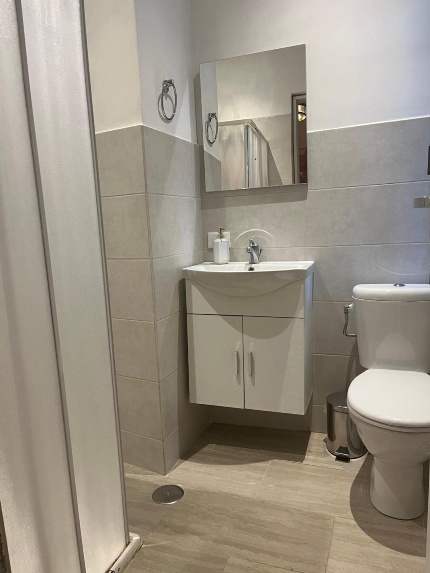 Guest house La Dolce Vita Bedrooms Near The Subway Rome