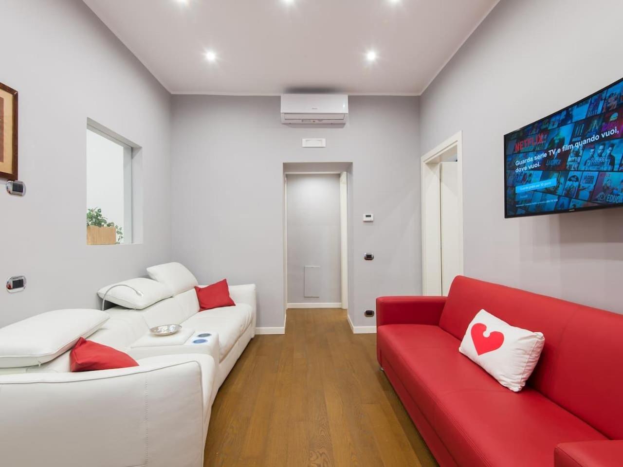 White House In Apartment *