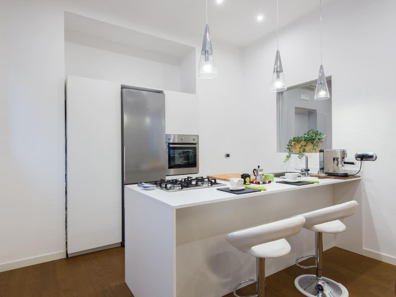Apartment White House In *
