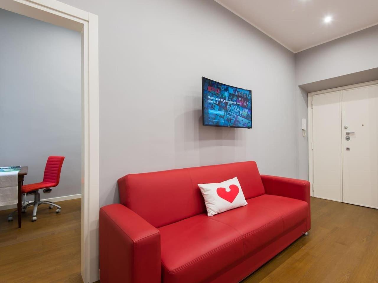 Apartment White House In