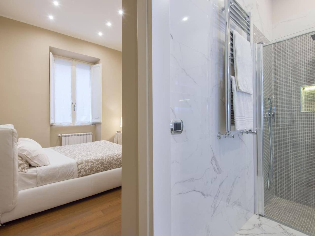 Apartment White House In