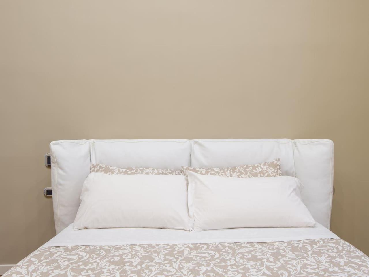 White House In Apartment *