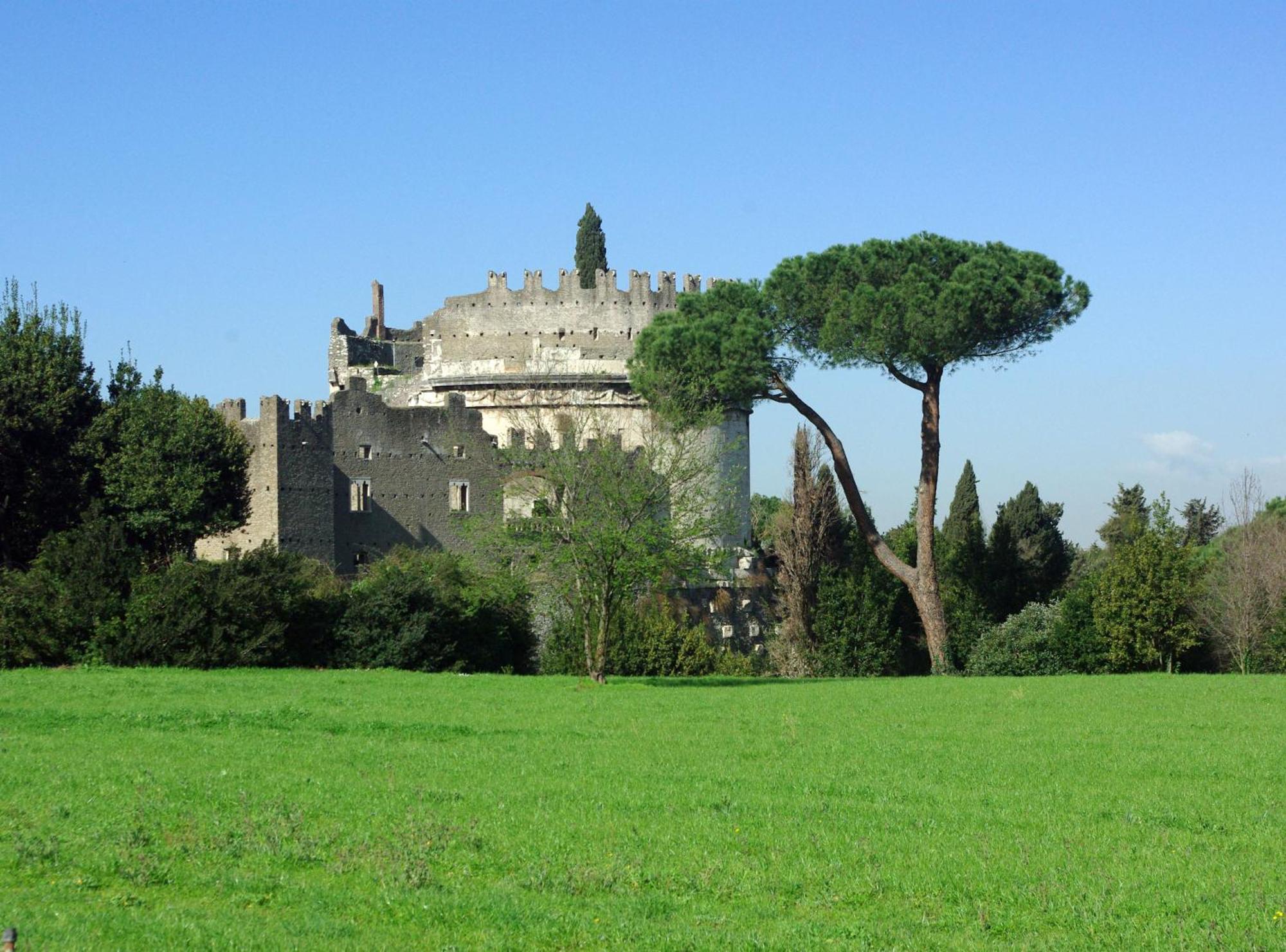 Caffarella Garden And Park *