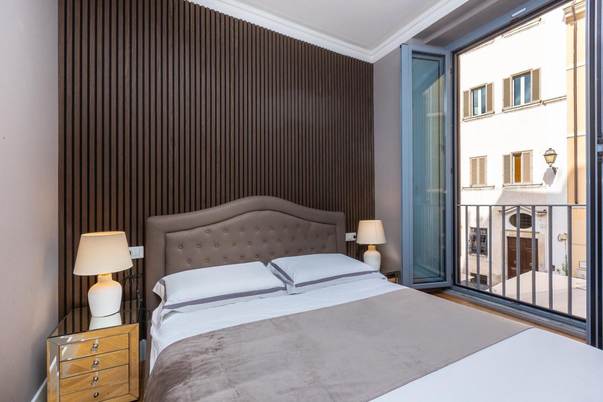 Amazing 3-bedrooms Pantheon Apartment Rome