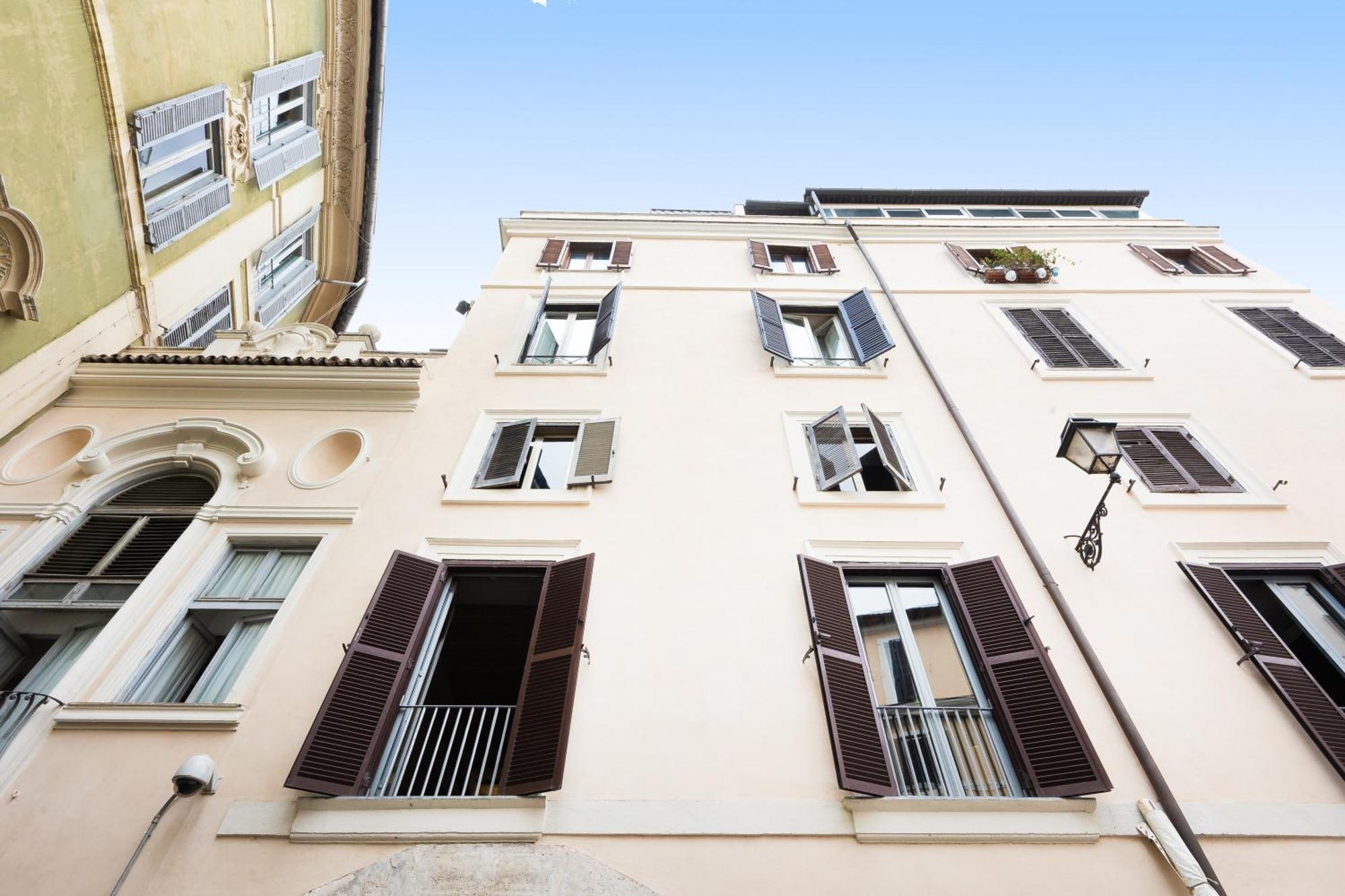 Amazing 3-bedrooms Pantheon Apartment Rome