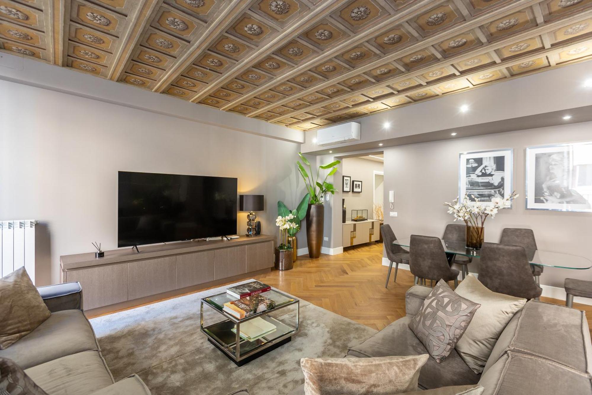 Amazing 3-bedrooms Pantheon Apartment Rome