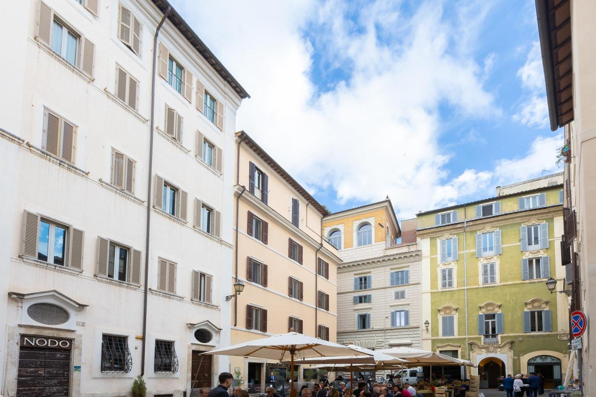 Amazing 3-bedrooms Pantheon Apartment *