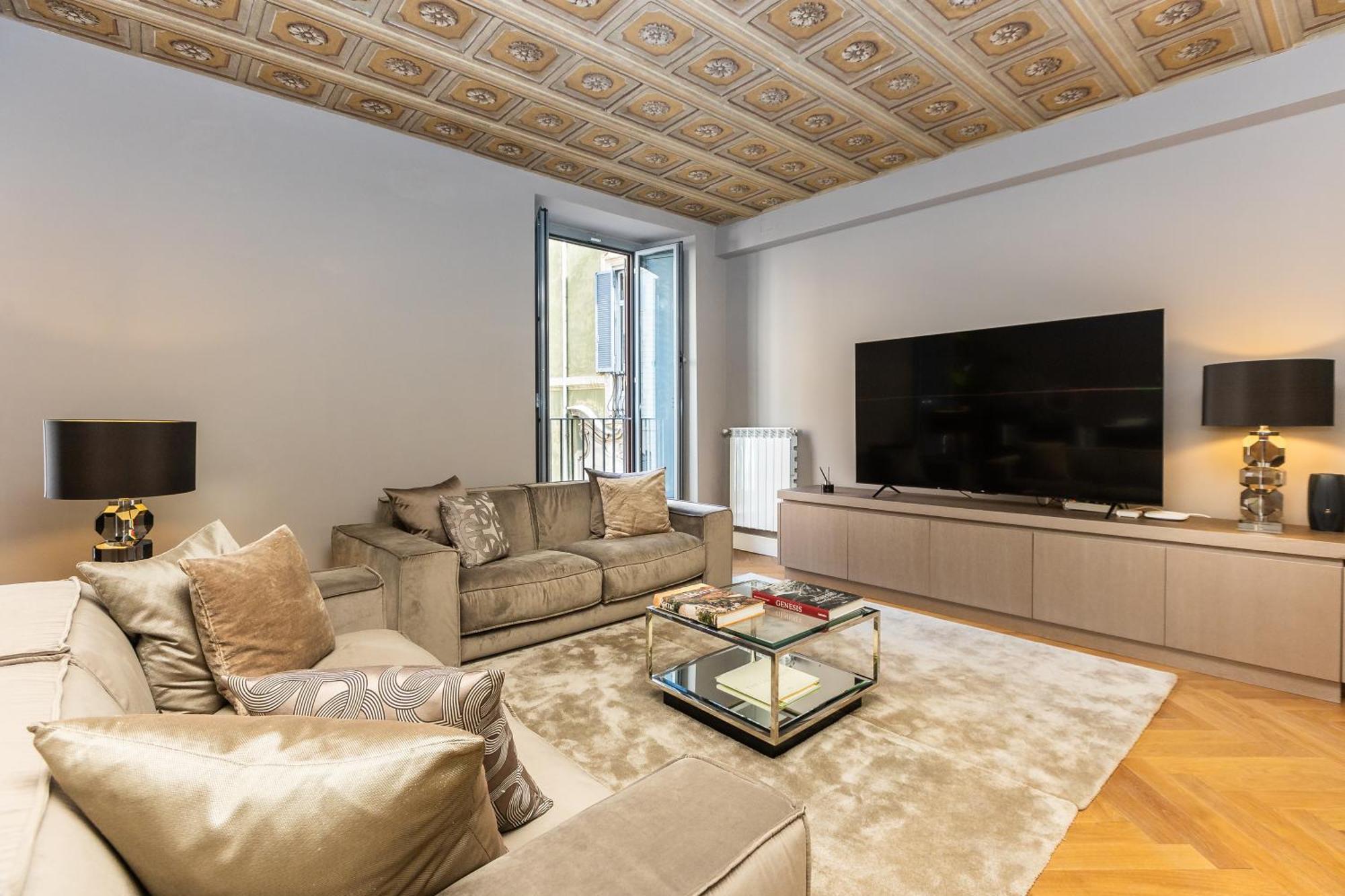 Amazing 3-bedrooms Pantheon Apartment Rome