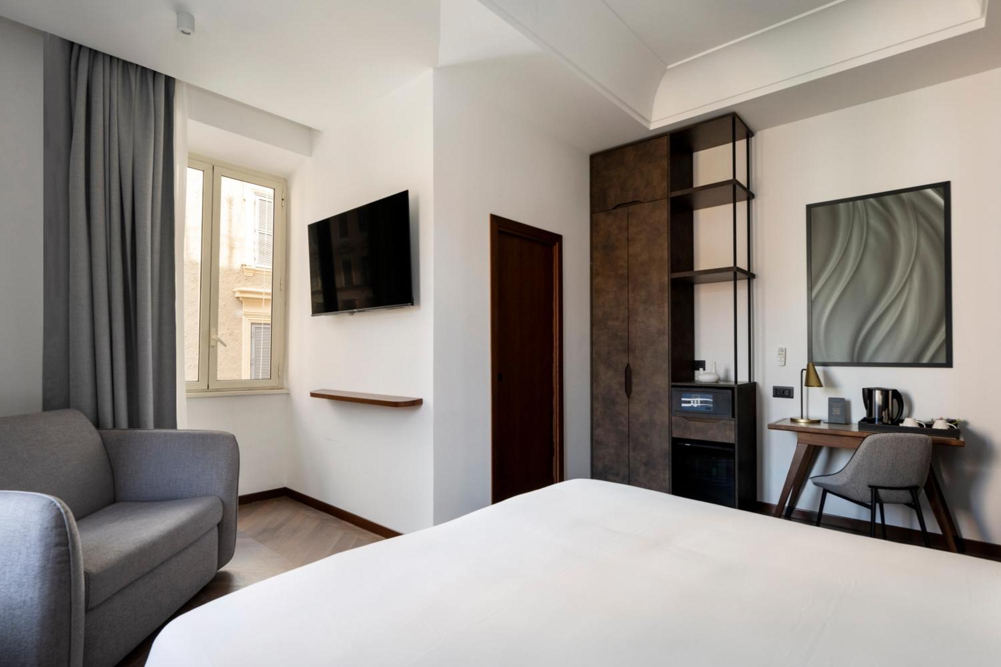 Boutique Piedra Centre Rome