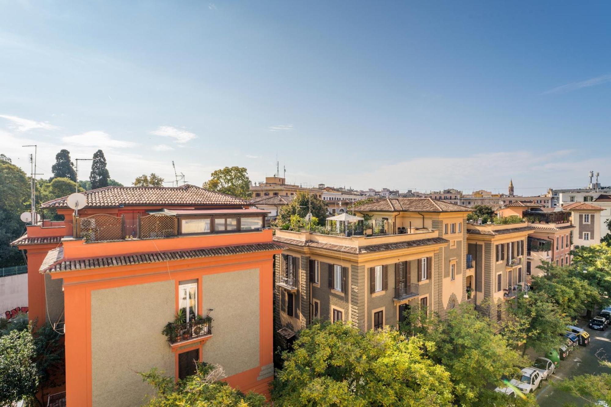 Apartment Comics Penthouse, Funny Flat Nearby Colosseum Rome