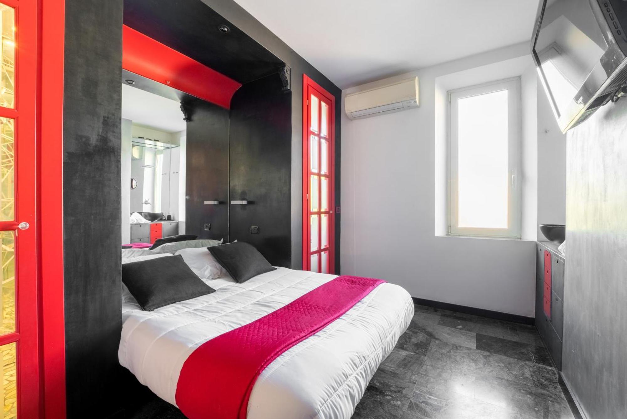 Apartment Comics Penthouse, Funny Flat Nearby Colosseum Rome