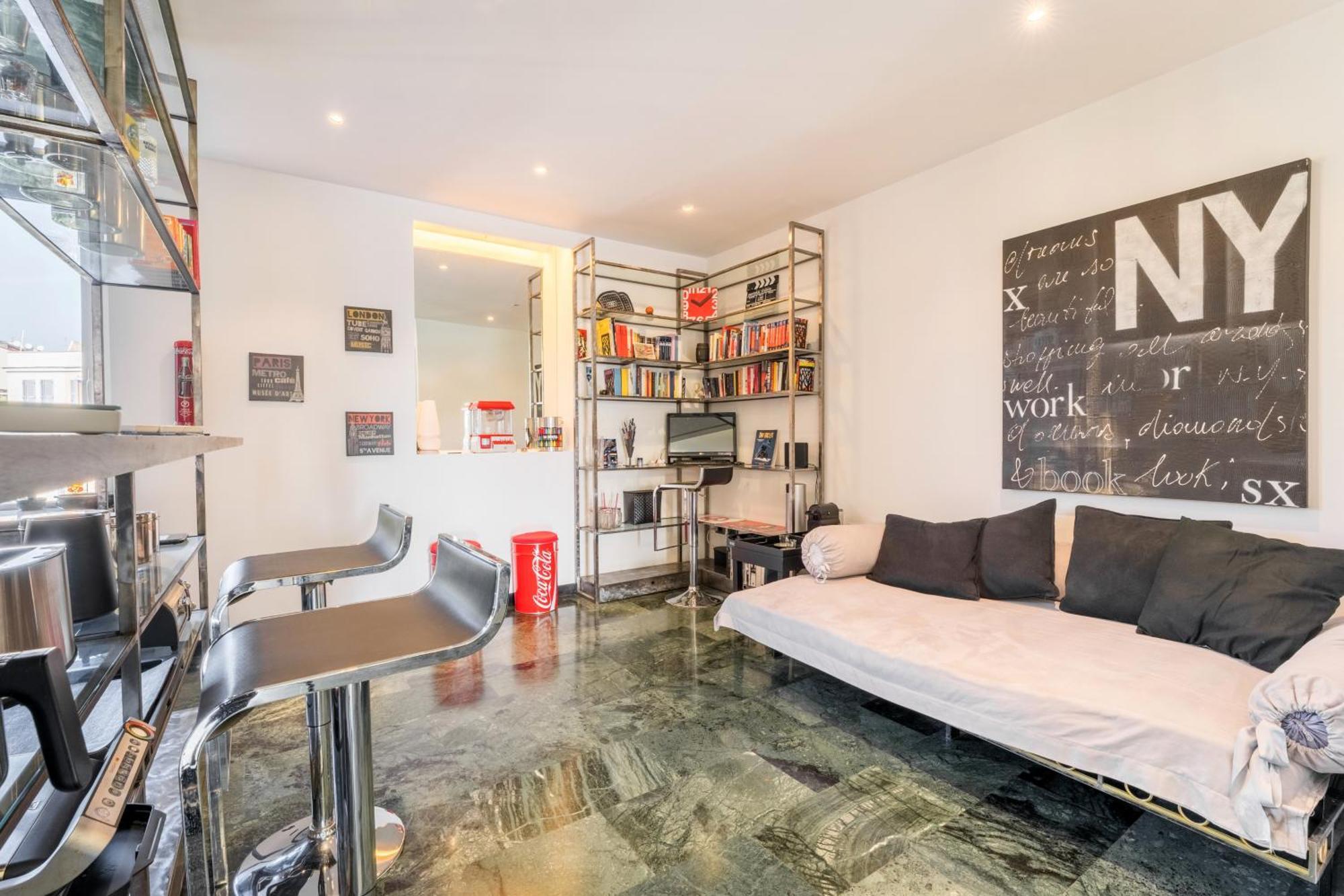 Apartment Comics Penthouse, Funny Flat Nearby Colosseum Rome
