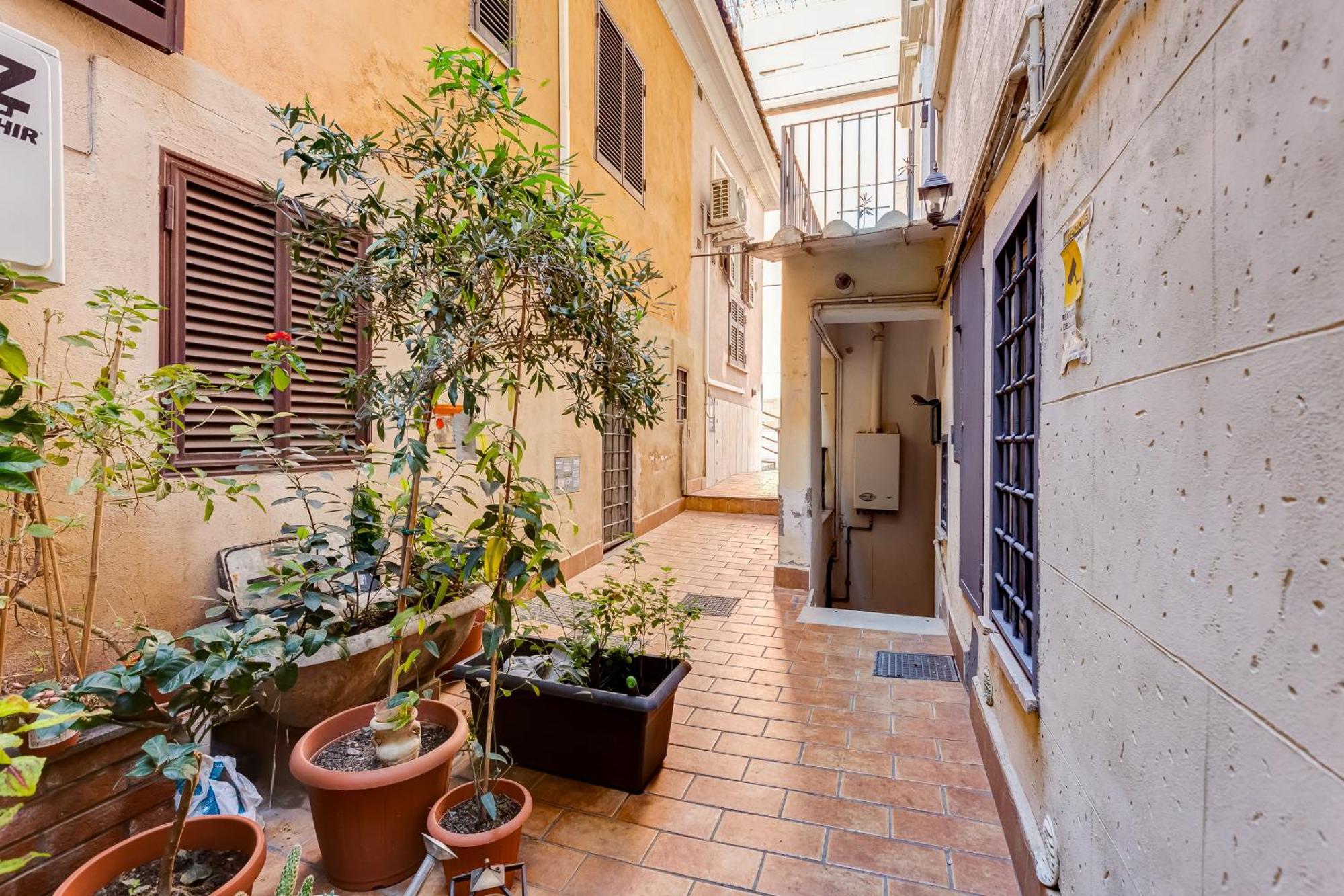Vicolo Sereno * Roma