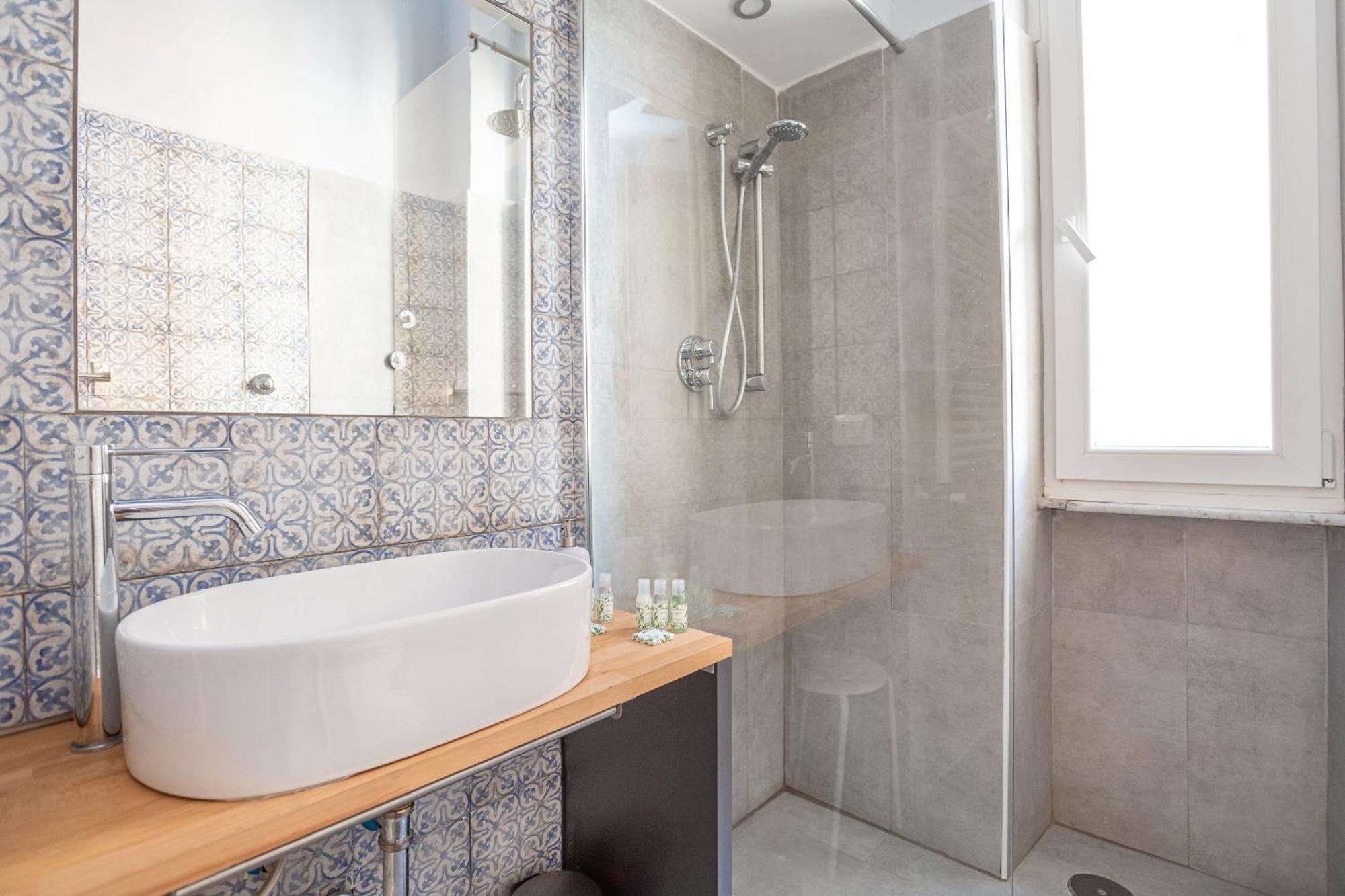 Elegantis Des Artistes Apartment Rome