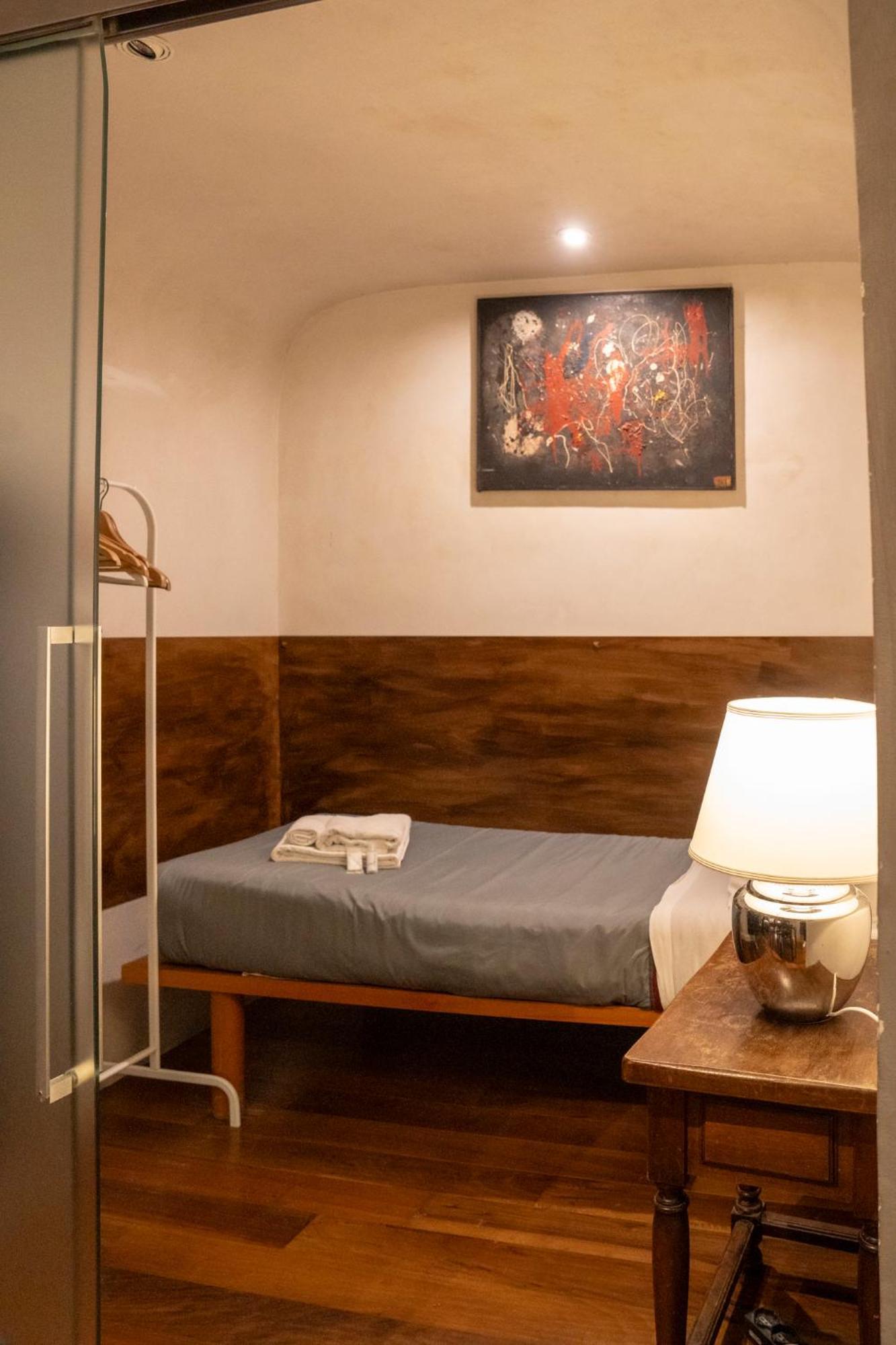 Domus Ciancaleoni - Colosseum - Rione Monti * Roma