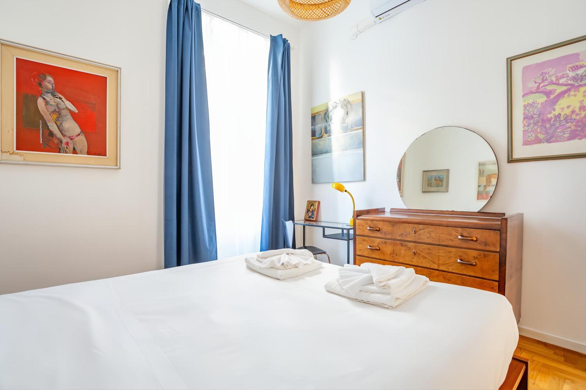 Elegantis Des Artistes Apartment *
