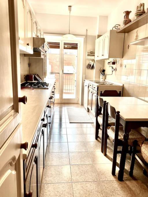 Apartamento Golden Valley House 4-8 Pax - Box Auto Metro B1 Conca D'oro Treno Val D'ala Roma