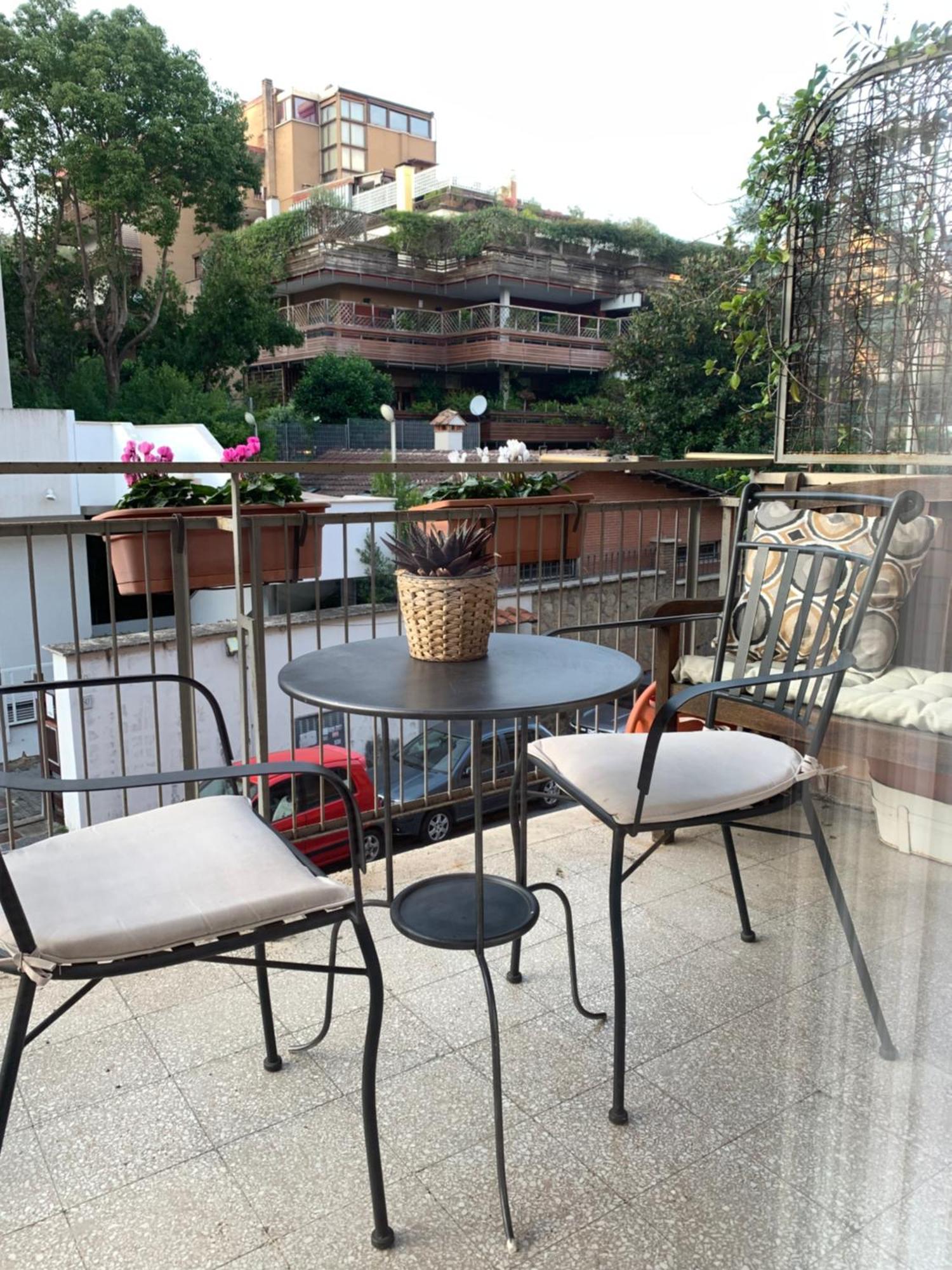 Beside The Vatican Couette-café