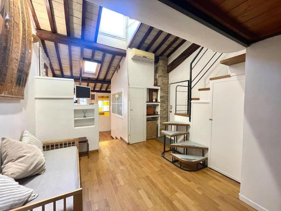 Trastevere Lovely Loft Apartment