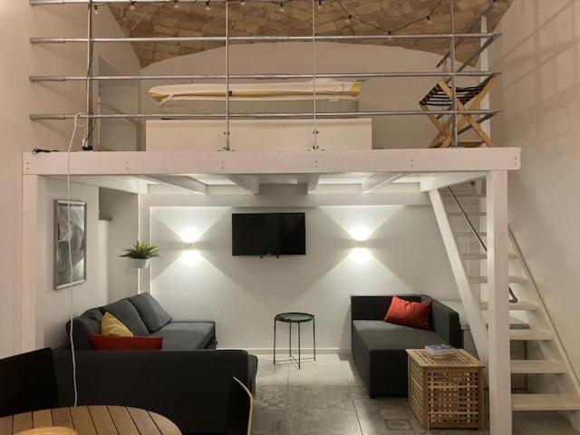 Beautifully Renovated Loft In Trastevere *