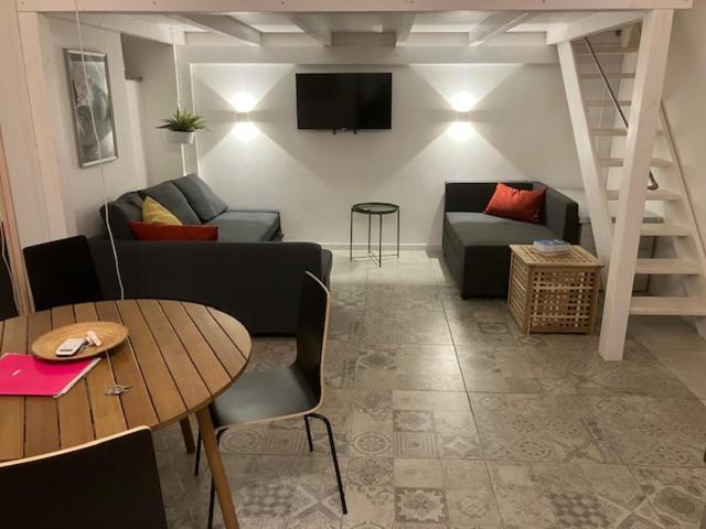 Beautifully Renovated Loft In Trastevere *