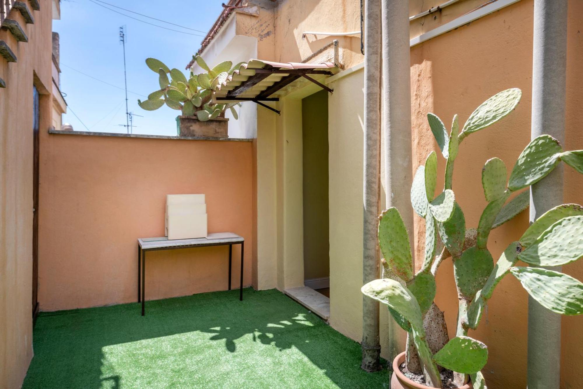 Luxury Pink Apartment Rome