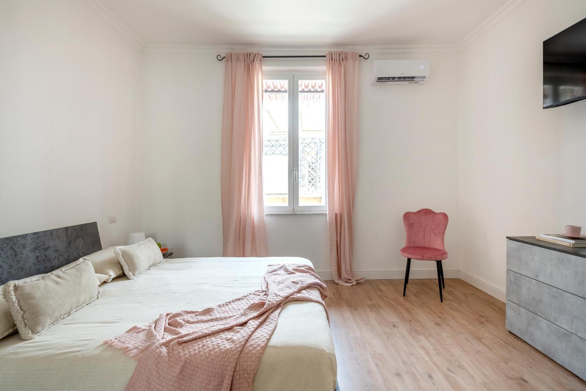 Luxury Pink Apartment Rome