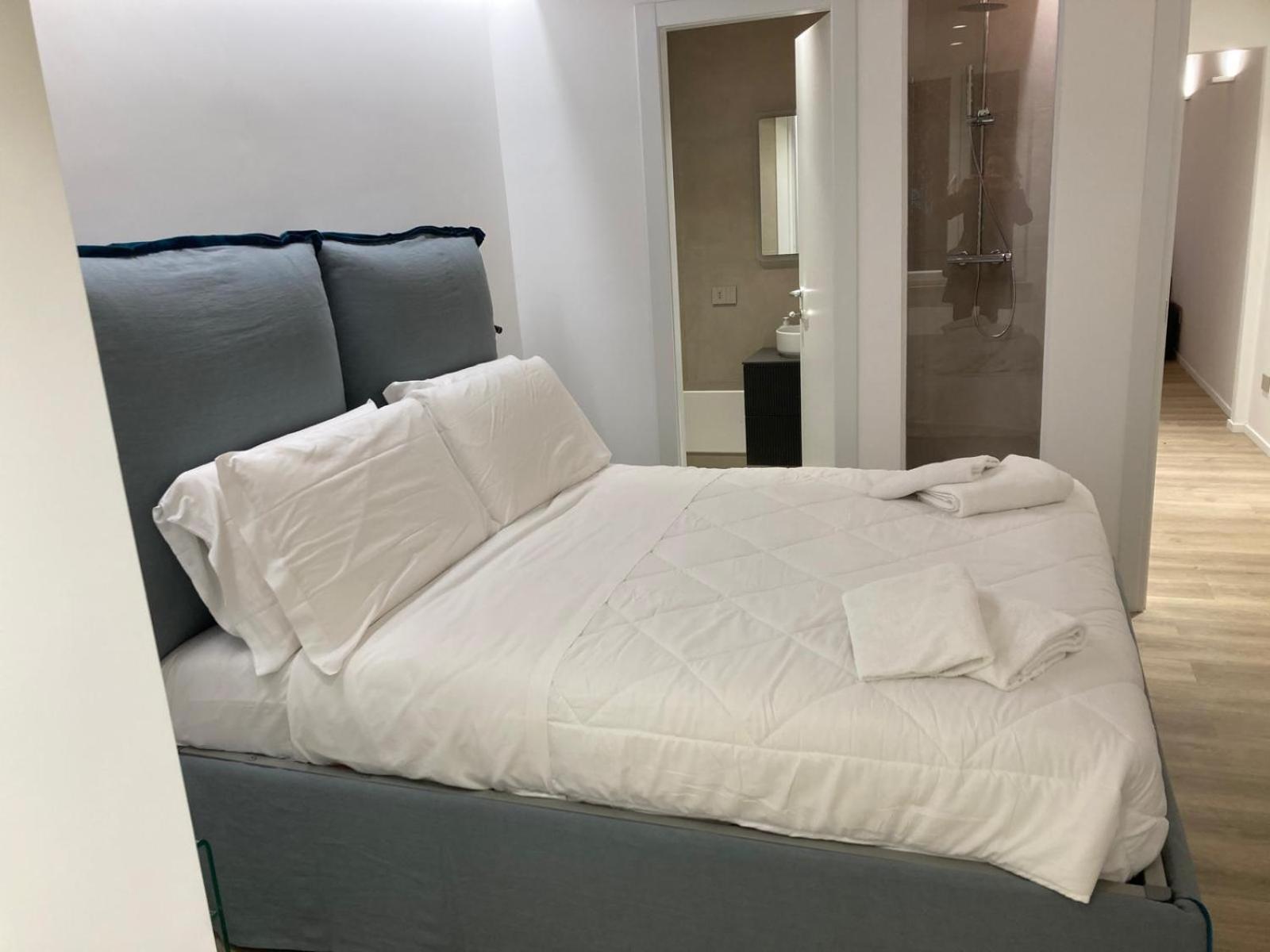 Apartment Manzoni Bilocale Con Doppi Servizi Piano Terra *