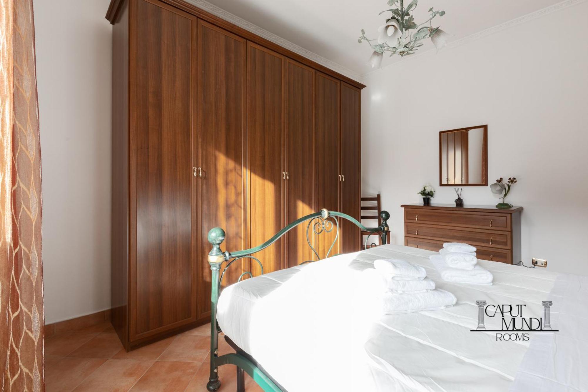 Caput Mundi - 100mt To Metro A, Terrace, A-c, 15 Min To Center Guest house