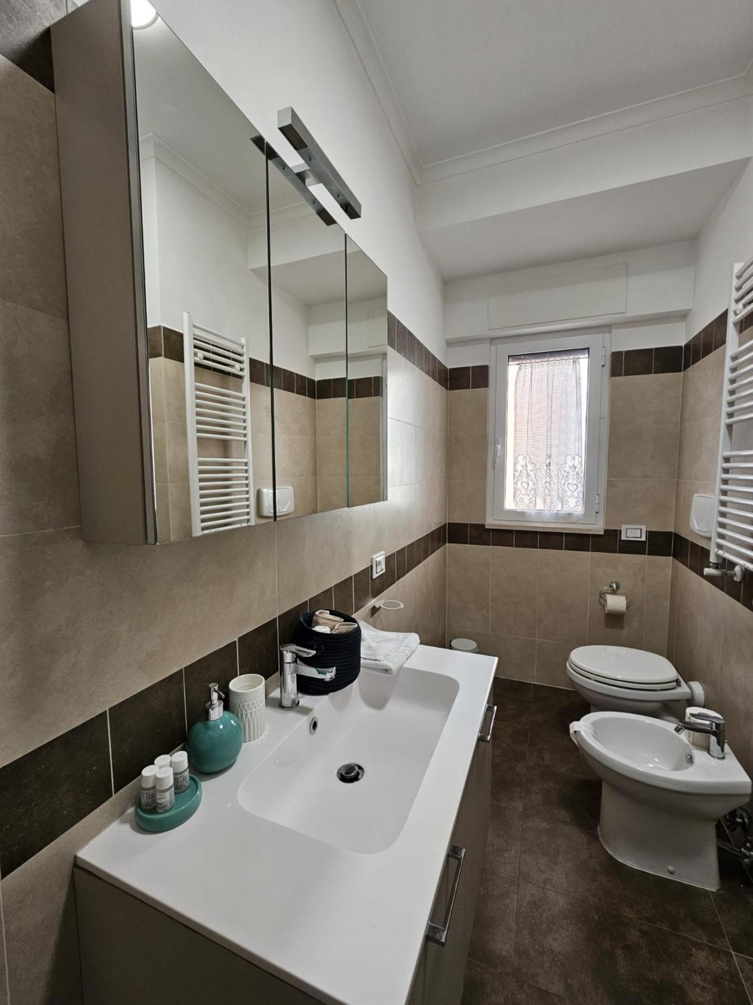 Apartment Be Your - Barbarella's
