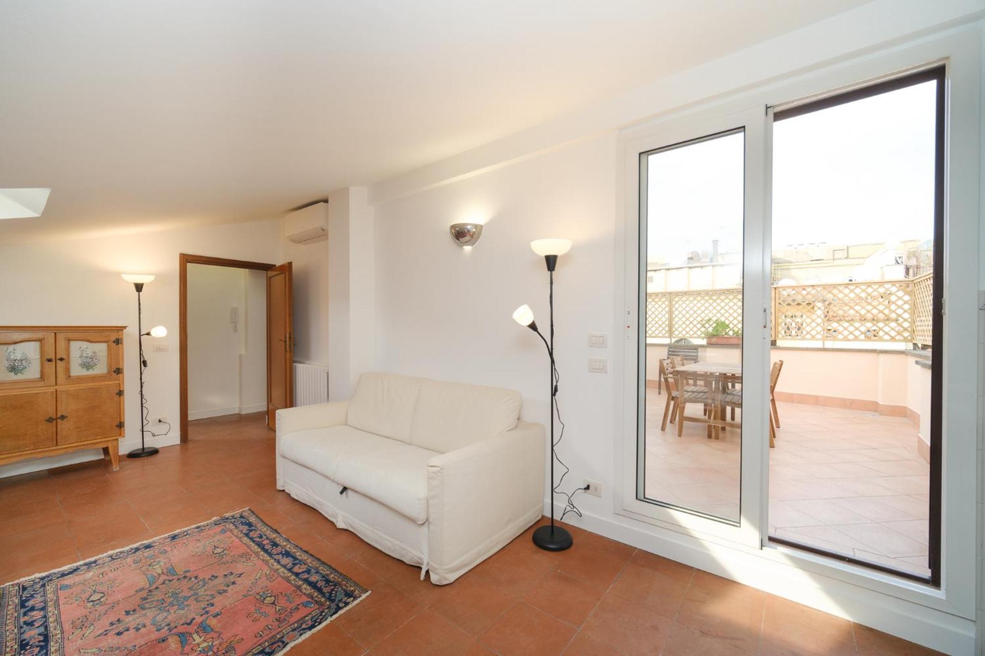 Juan's Trevi Buddyrent Apartment *