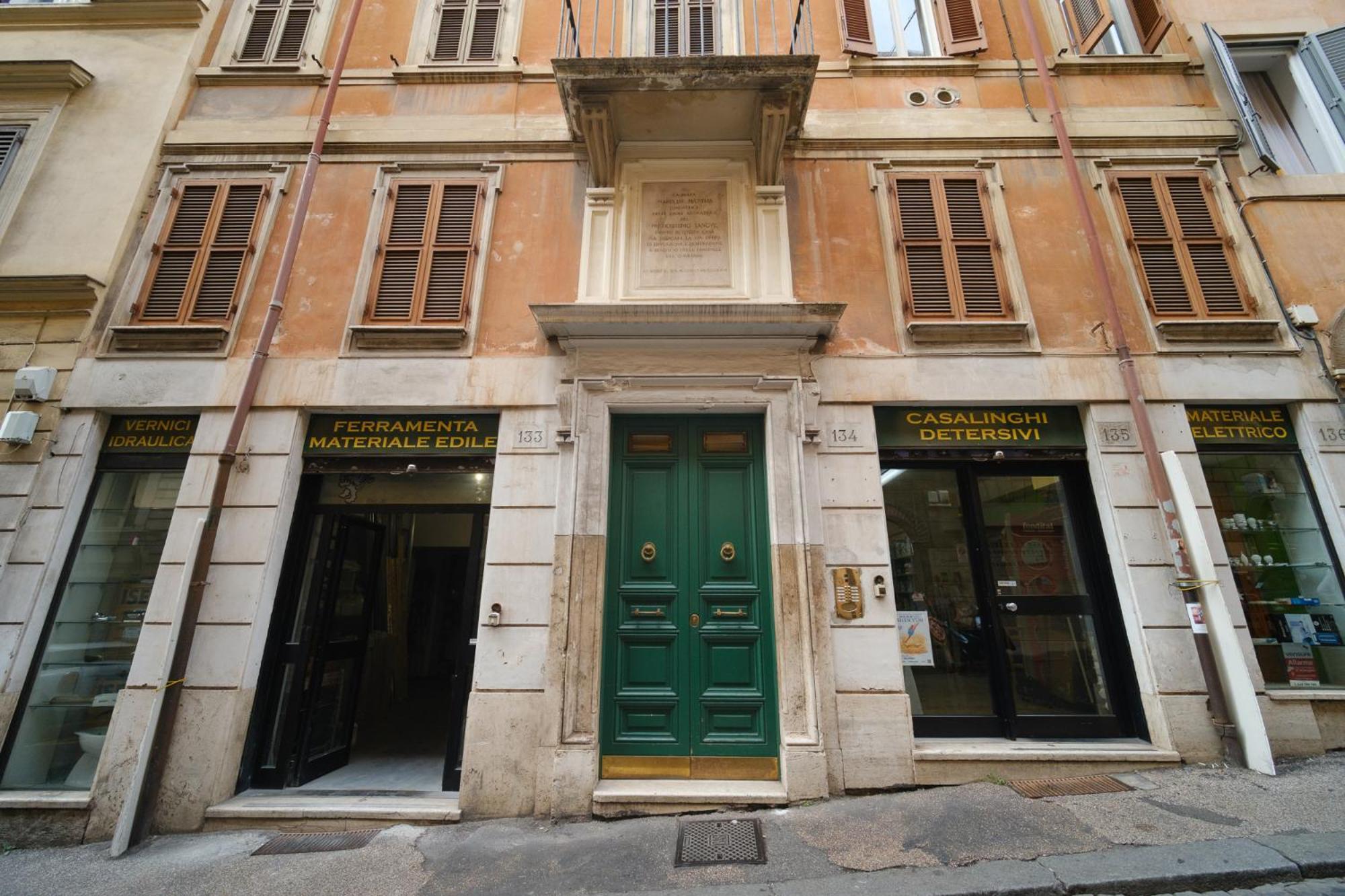 Juan's Trevi Buddyrent Apartment *