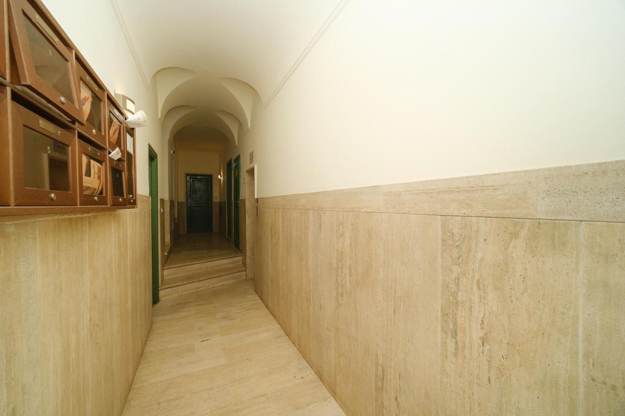 Juan's Trevi Buddyrent Apartment