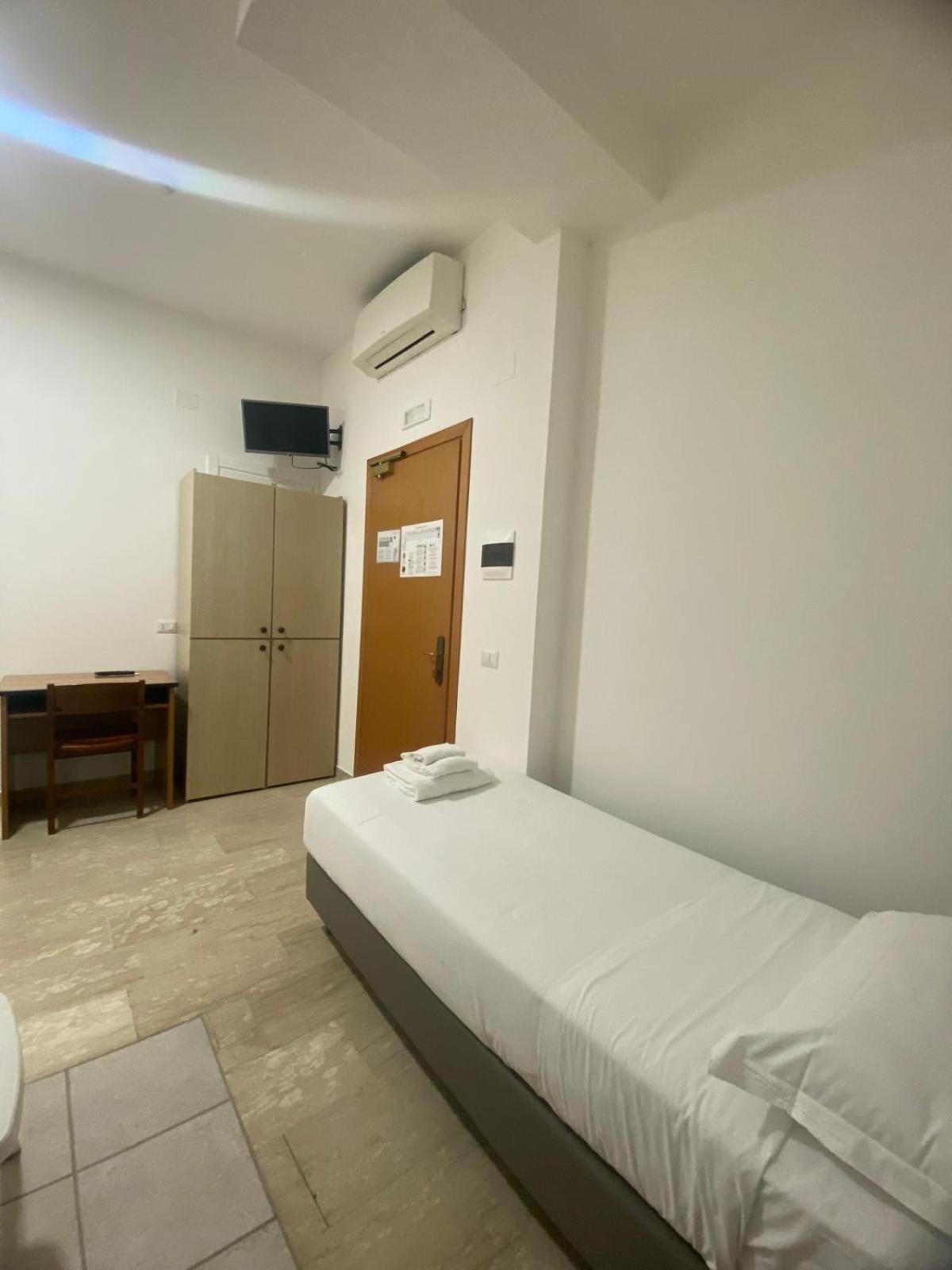 Hotel Casa Per Ferie Santa Maria Alle Fornaci 3*