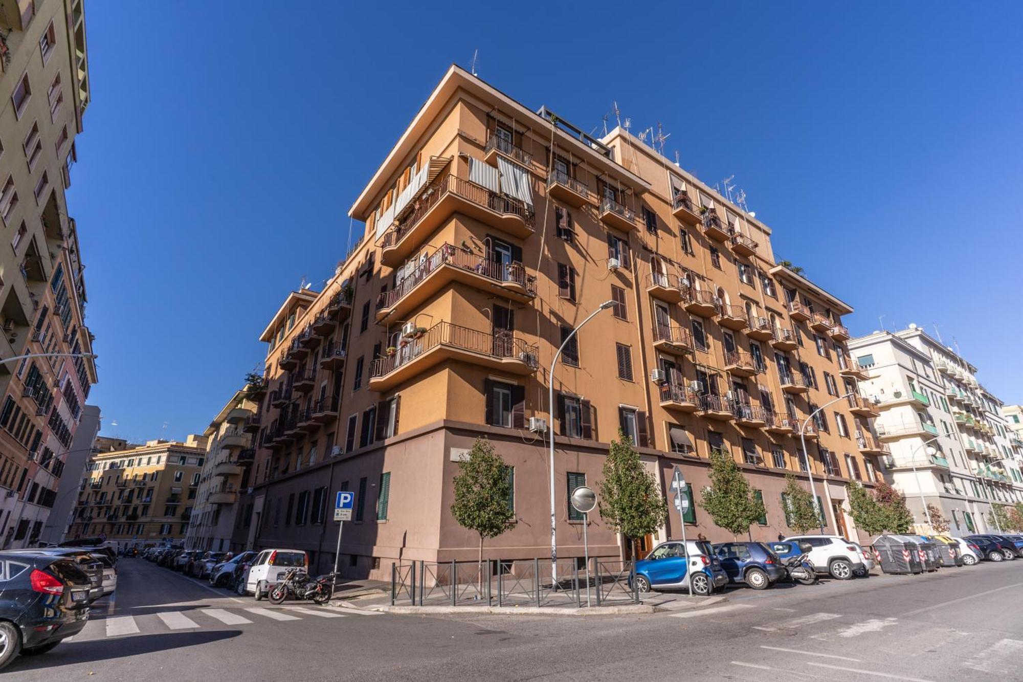 Dacia 23 * Rome