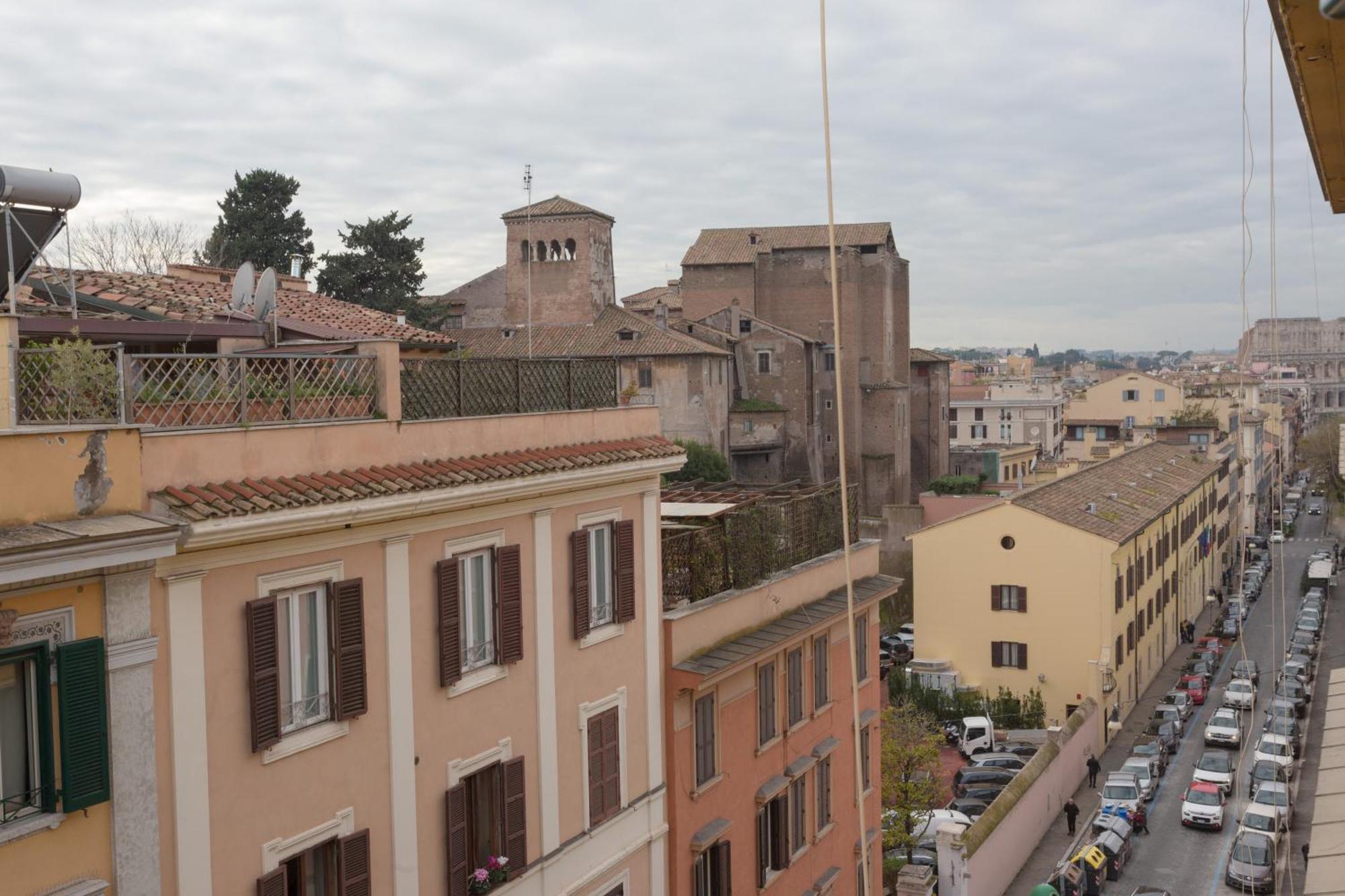 Colosseo And - Centre Rome