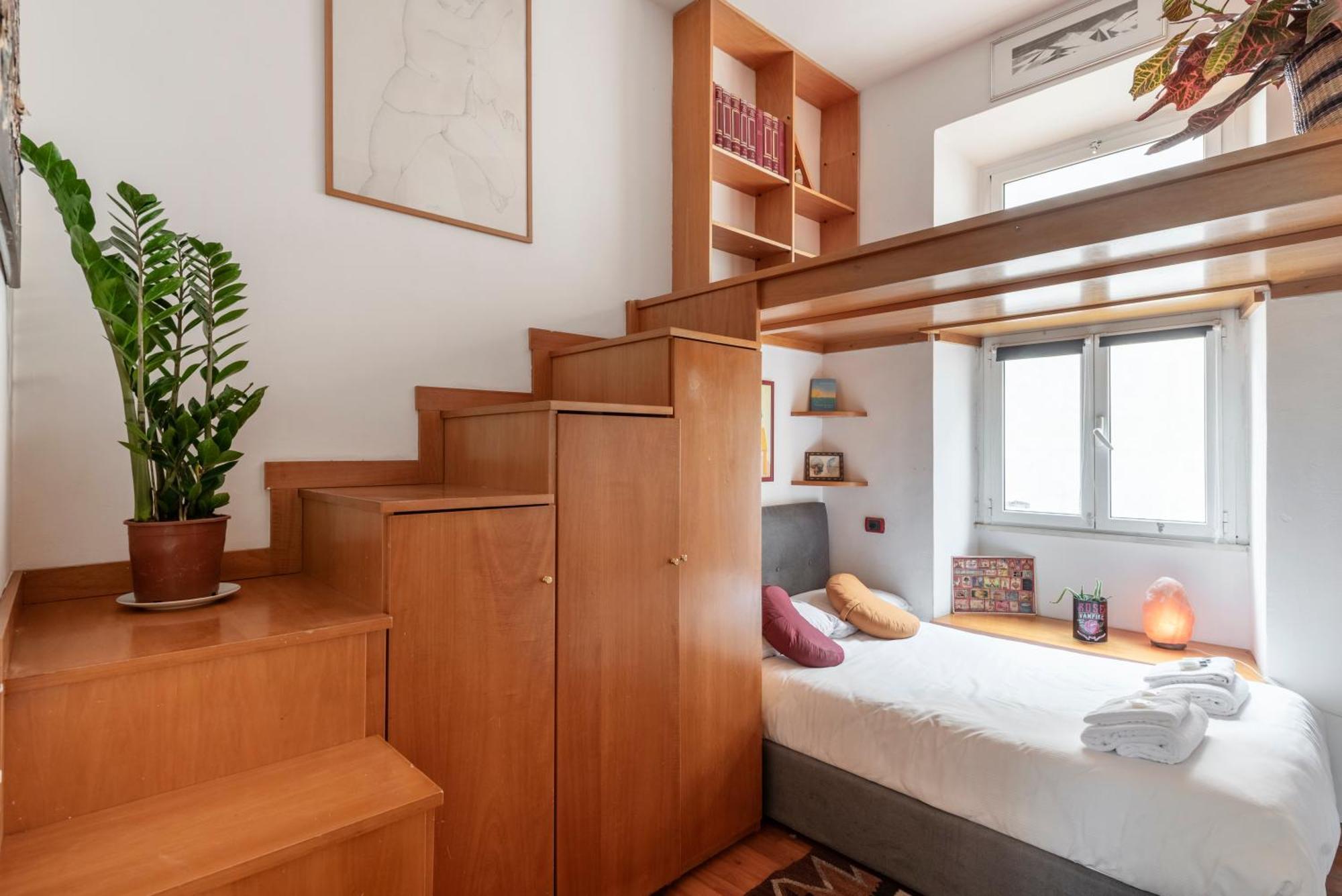 Bright Loft Center Apartment *