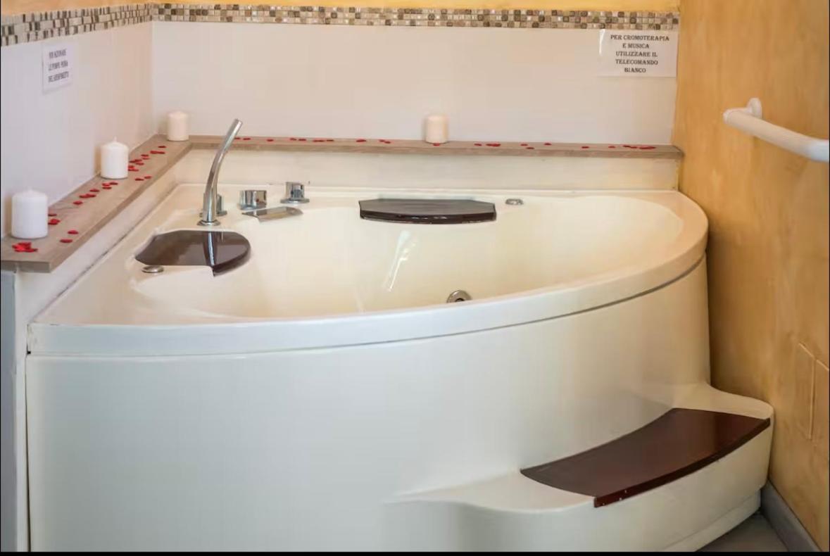Apartment Metro A Lucio Sestio Rome