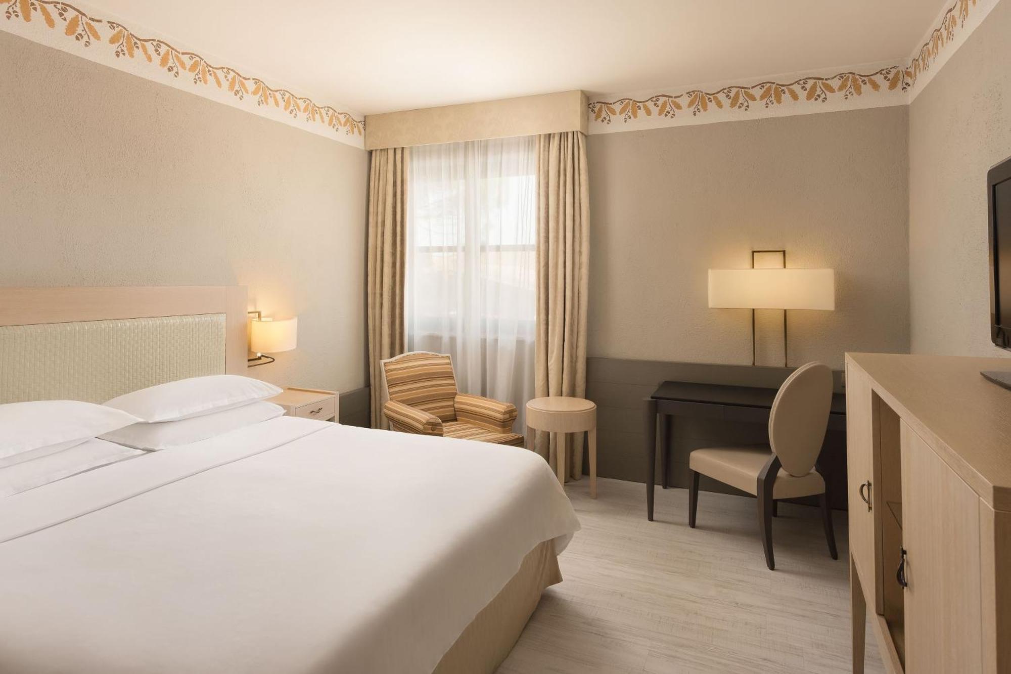 Sheraton Parco De Medici 4*