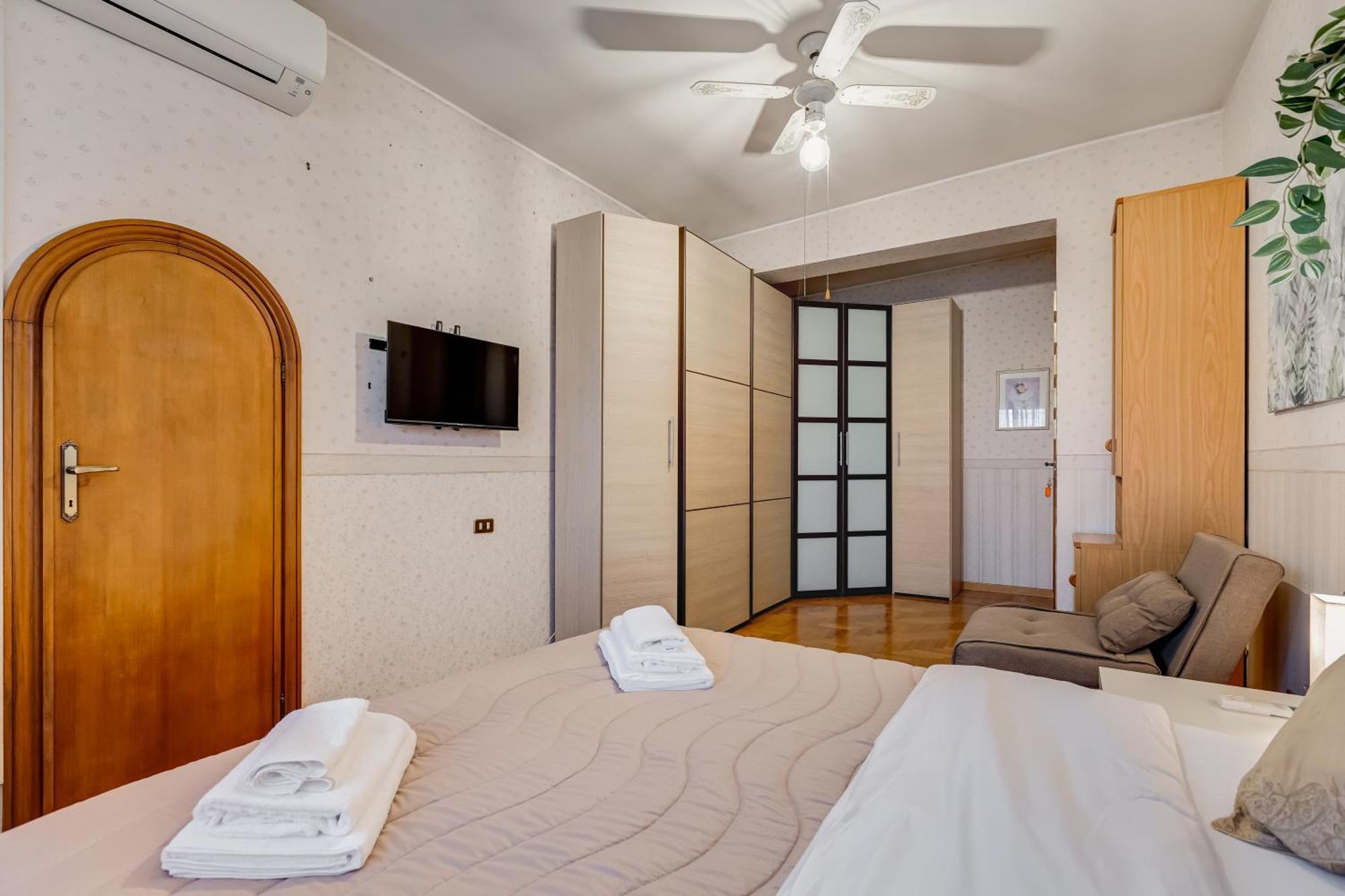 The Elegant Penthouse - Ampio Attico Con Posto Auto Apartment Rome