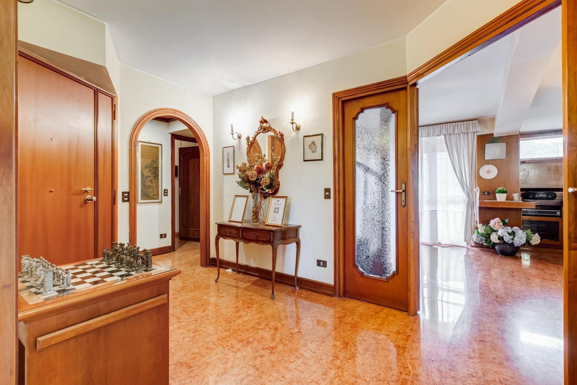 Apartment The Elegant Penthouse - Ampio Attico Con Posto Auto Rome