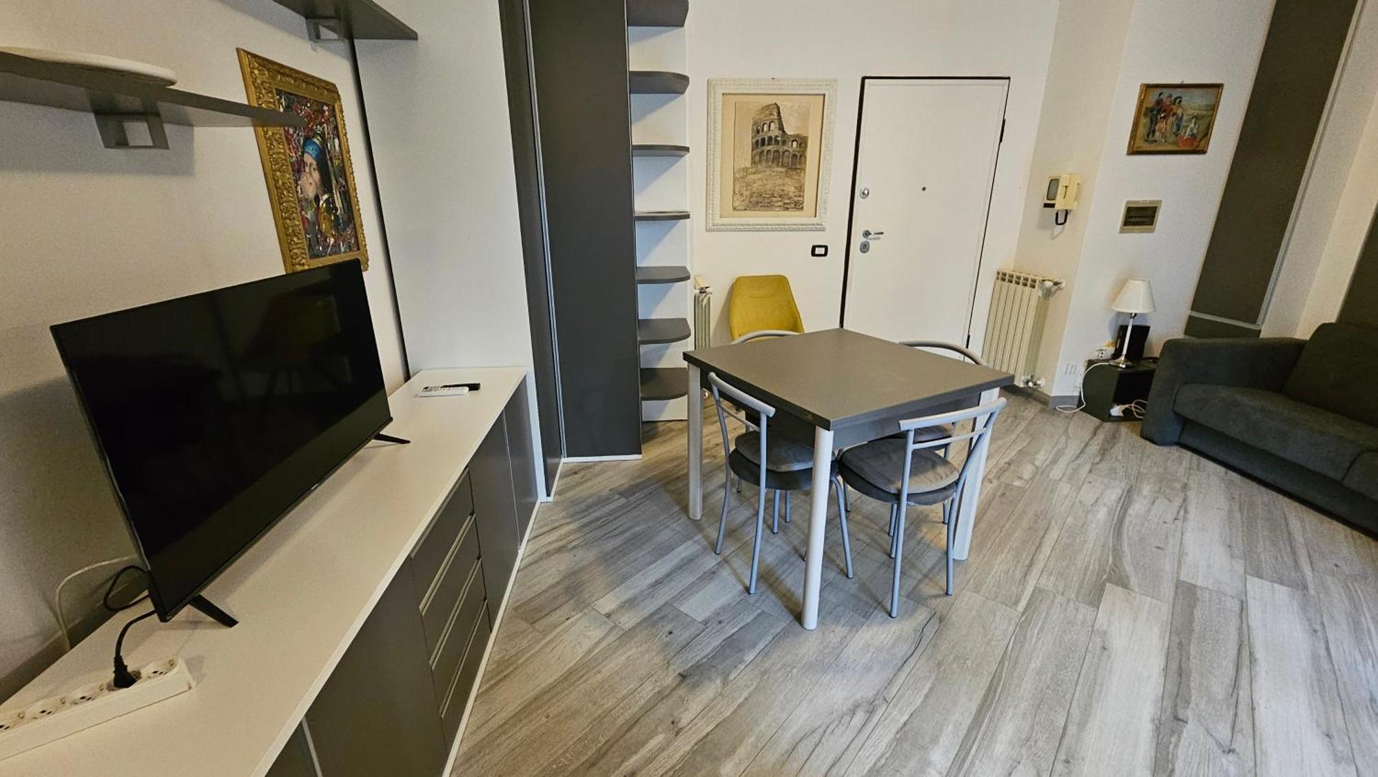 Apartment Sweet Escape *