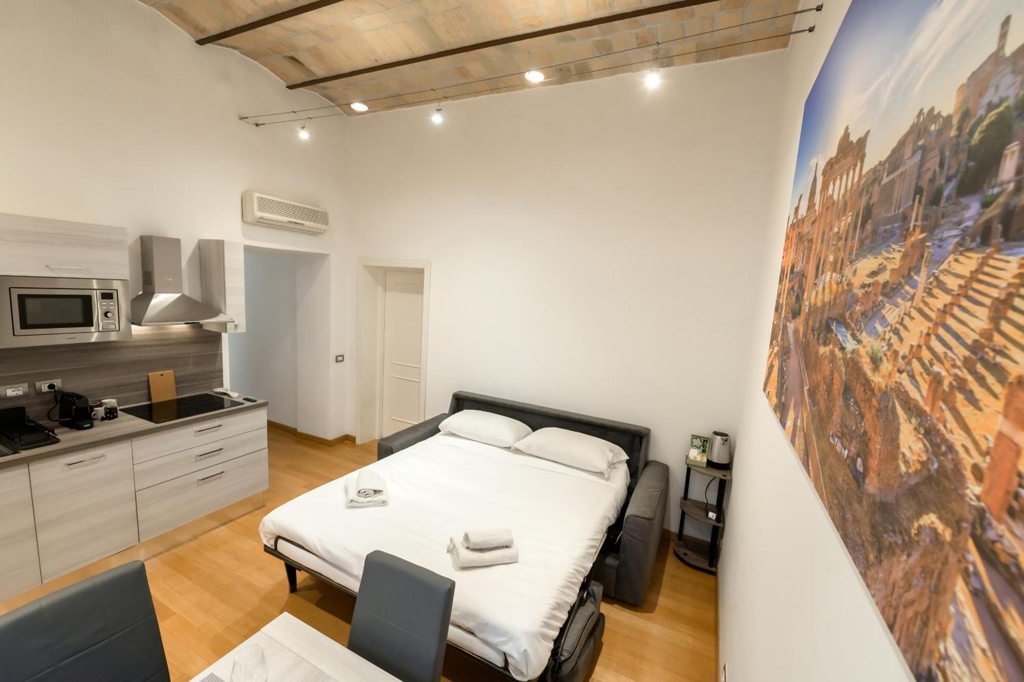 San Giovanni Apartment *