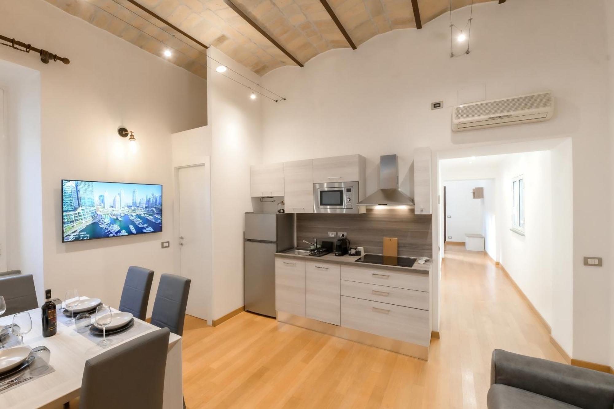 San Giovanni Apartment *