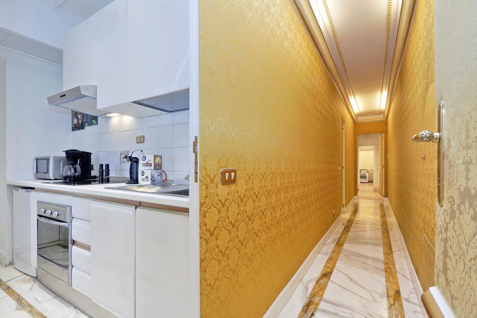 Tritone Luxury House Rome